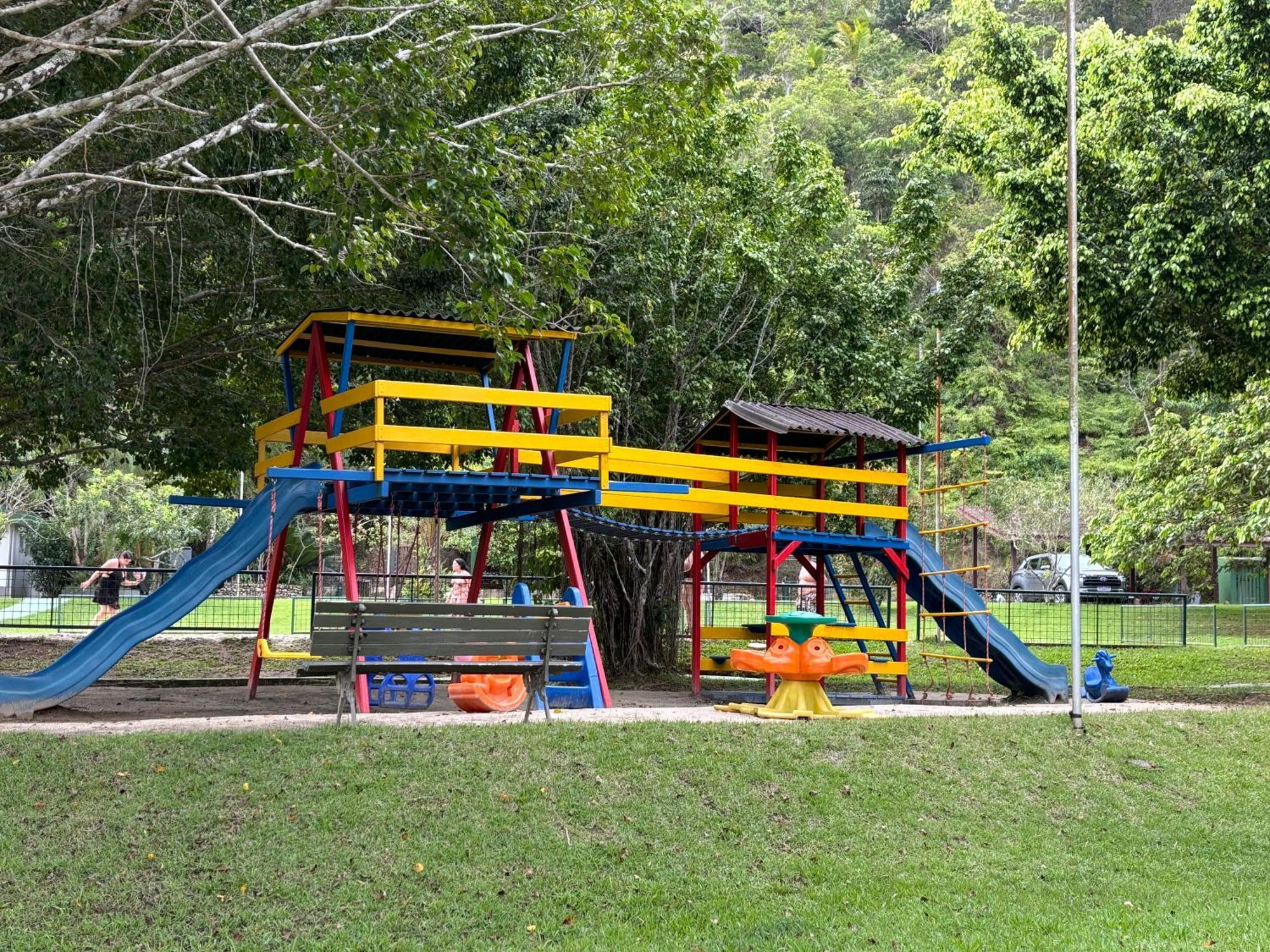 Condominio Com Muita Diversao Toninhas Ubatuba Exteriör bild